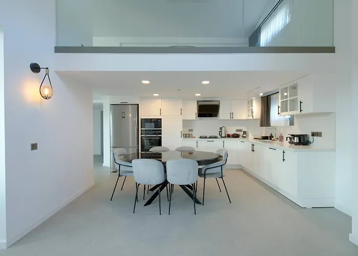 Lodos Suites & Rezidans מלון *