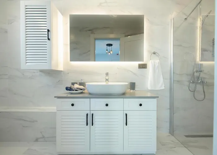 מלון Lodos Suites & Rezidans