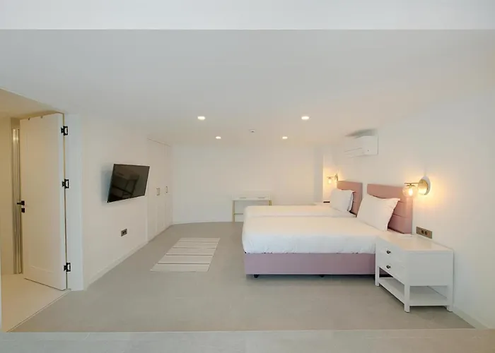 מלון Lodos Suites & Rezidans