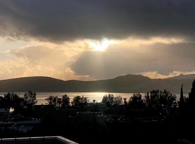 מלון Lodos Suites & Rezidans